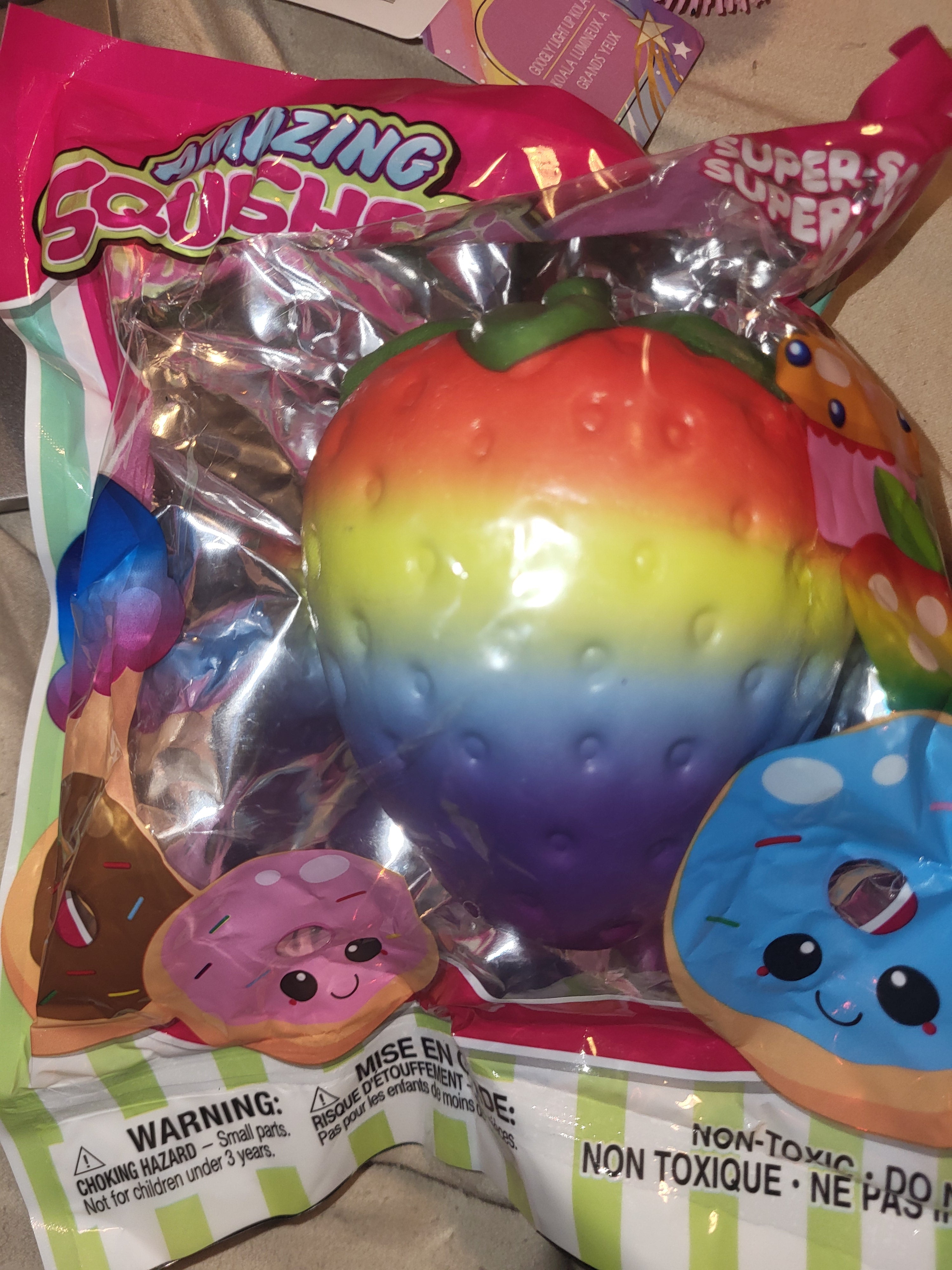 Amazing Squishee Food Series 2 – Strawberry Squishy Toy